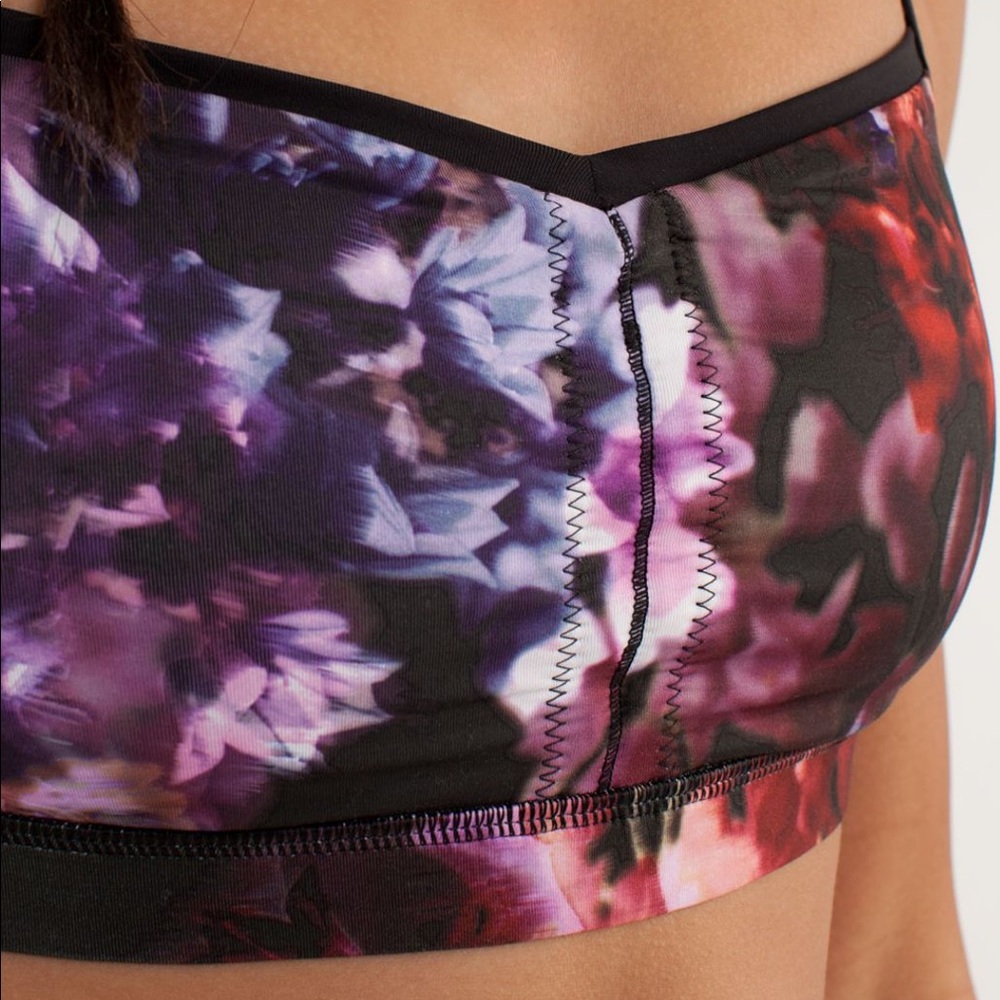 LuluLemon Floral Pirouette Sports Bra - Picture 16 of 16